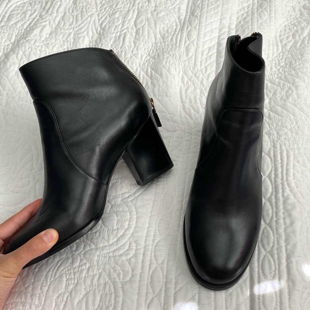 Stuart Weitzman Romita Leather Black Ankle Boots